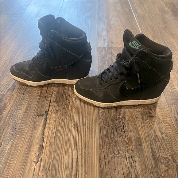 Women’s Nike Dunk Sky High Sneakers Size 5 Black - Picture 7 of 9